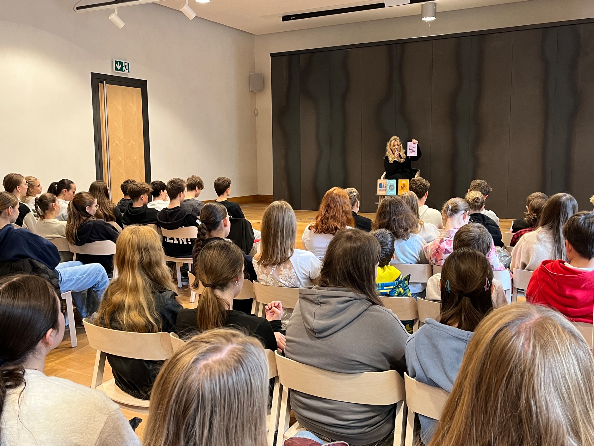 Gymnázium Písek - beseda